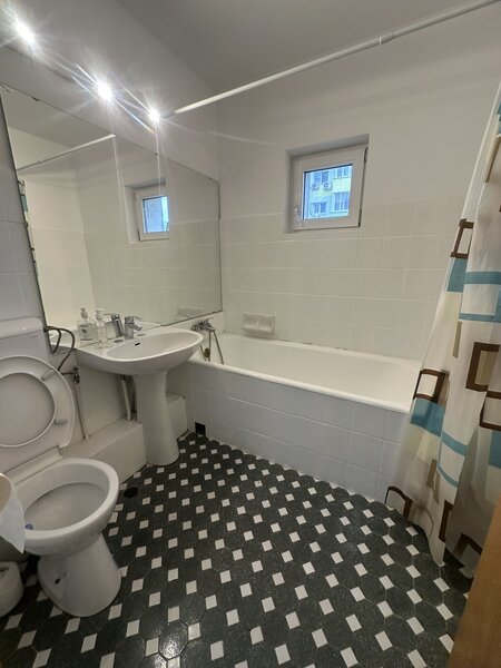 13 Septembrie, apartament 3 camere, mobilat complet, etaj 5, 2 balcoane.
