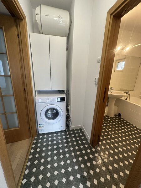 13 Septembrie, apartament 3 camere, mobilat complet, etaj 5, 2 balcoane.